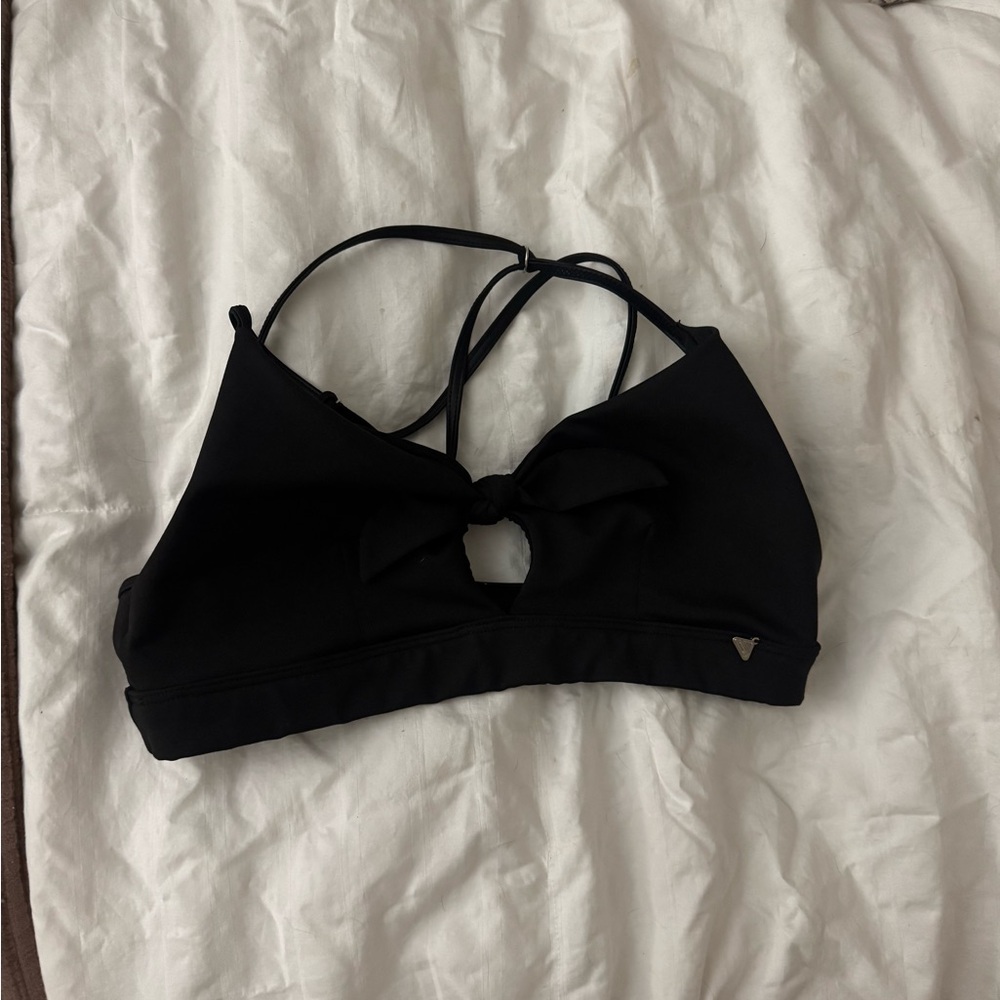 Stylish Black Sports Bra with Bow Accent